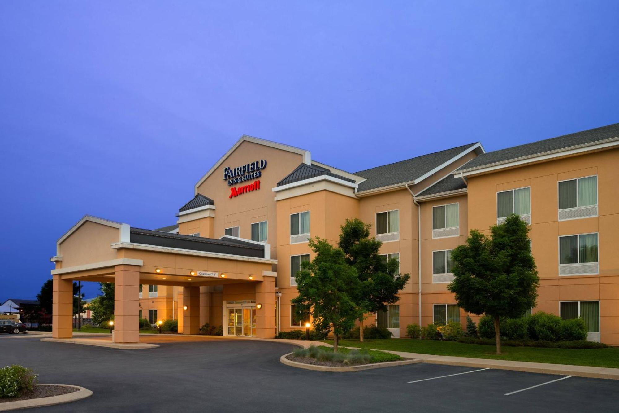 Fairfield Inn & Suites Lock Haven Exterior photo